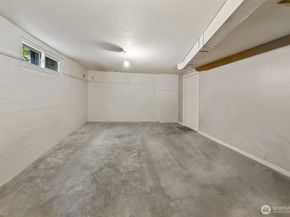 8218 Latona Avenue NE, Seattle WA 98115