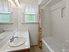 8218 Latona Avenue NE, Seattle WA 98115