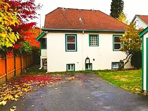 7818 NE Lake City Way NE, Seattle WA 98115