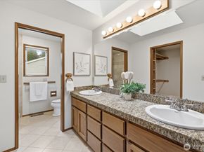 14132 177th Avenue NE, Redmond WA 98052