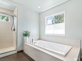 11339 40th Avenue NE, Seattle WA 98125