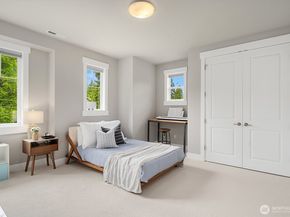 1646 106th Avenue SE, Bellevue WA 98004