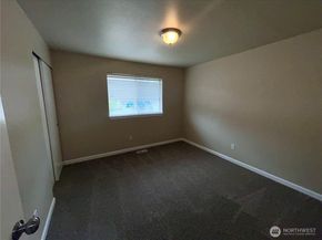 767 Oakhurst Drive, Pacific WA 98047