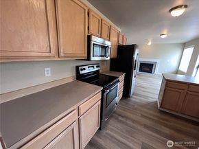767 Oakhurst Drive, Pacific WA 98047