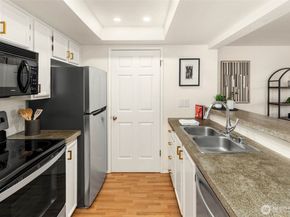 5901 Phinney Avenue N 302, Seattle WA 98103