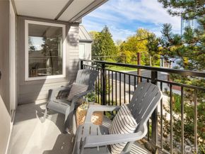 5901 Phinney Avenue N 302, Seattle WA 98103