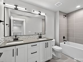 15008 75th Avenue NE, Kenmore WA 98028