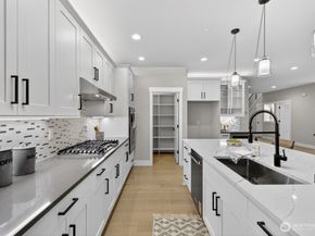 15008 75th Avenue NE, Kenmore WA 98028