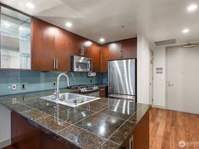 900 Lenora Street W801, Seattle WA 98121