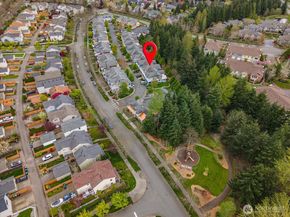 35227 SE Aspen Lane 1202, Snoqualmie WA 98065