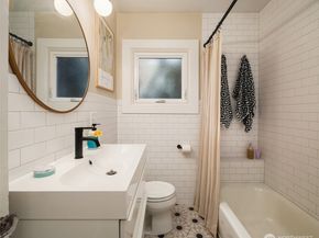 314 NE 56th Street, Seattle WA 98105