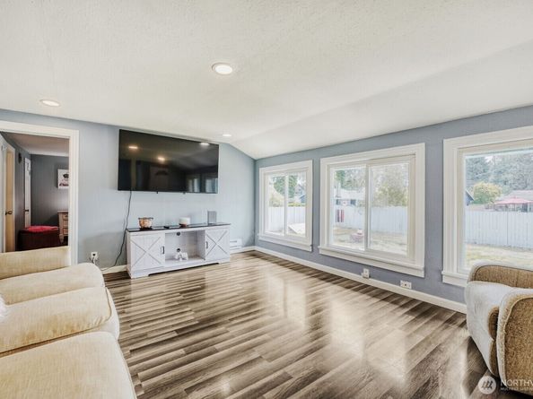 908 9th Street NE, Auburn WA 98002