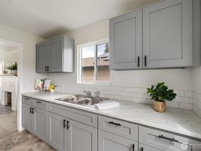 330 Dora Avenue, Bremerton WA 98312