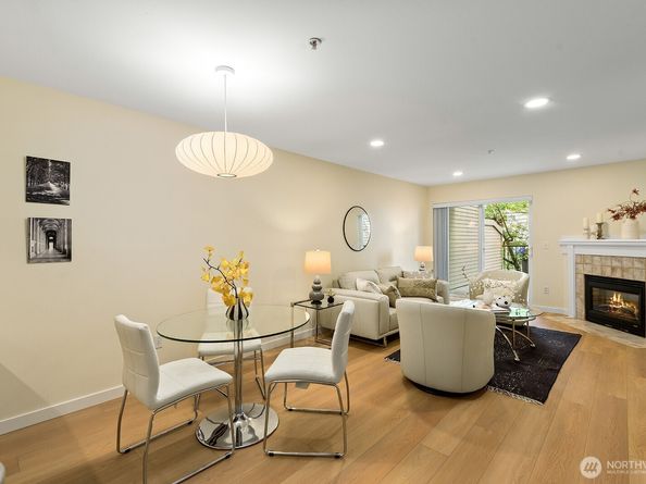 12345 Roosevelt Way NE 209, Seattle WA 98125