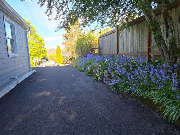 12053 70 Avenue S, Seattle WA 98178