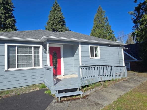 12053 70 Avenue S, Seattle WA 98178