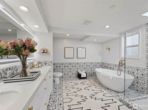 9223 128th Avenue NE, Kirkland WA 98033