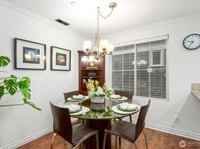 877 5th Pl NE, Issaquah WA 98029