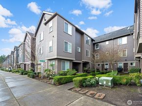 877 5th Pl NE, Issaquah WA 98029