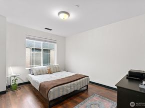 877 5th Pl NE, Issaquah WA 98029