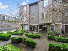 877 5th Pl NE, Issaquah WA 98029