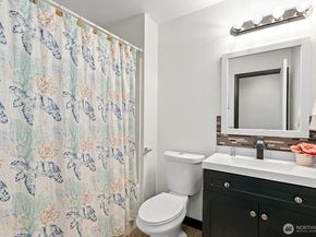 877 5th Pl NE, Issaquah WA 98029