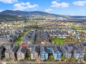 877 5th Pl NE, Issaquah WA 98029