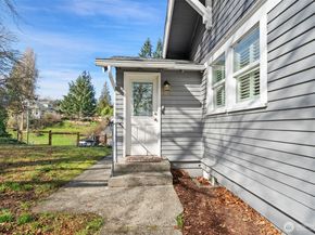 724 S Summit Avenue, Bremerton WA 98312