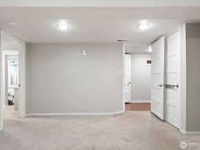 724 S Summit Avenue, Bremerton WA 98312