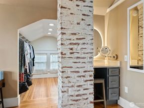 724 S Summit Avenue, Bremerton WA 98312