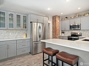 724 S Summit Avenue, Bremerton WA 98312