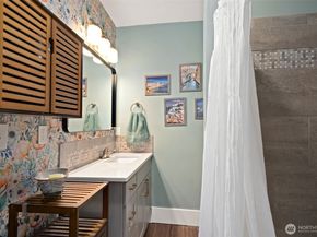 724 S Summit Avenue, Bremerton WA 98312