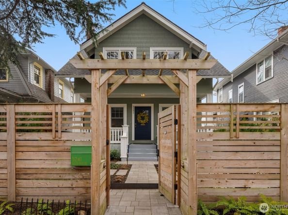 5241 16th Avenue NE, Seattle WA 98105