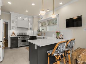 5241 16th Avenue NE, Seattle WA 98105