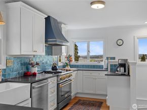 246 Dorffel Drive E, Seattle WA 98112