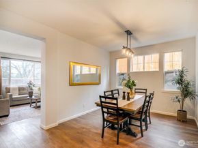 22718 SE 12th Place, Sammamish WA 98075