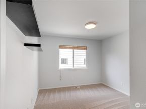 22718 SE 12th Place, Sammamish WA 98075