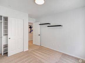 22718 SE 12th Place, Sammamish WA 98075