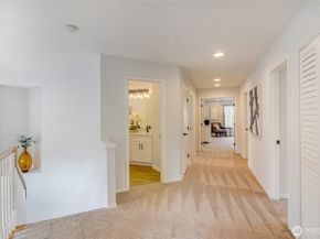 22718 SE 12th Place, Sammamish WA 98075