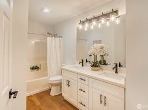 22718 SE 12th Place, Sammamish WA 98075