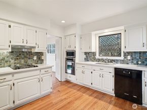 1114 2nd Avenue N, Seattle WA 98109