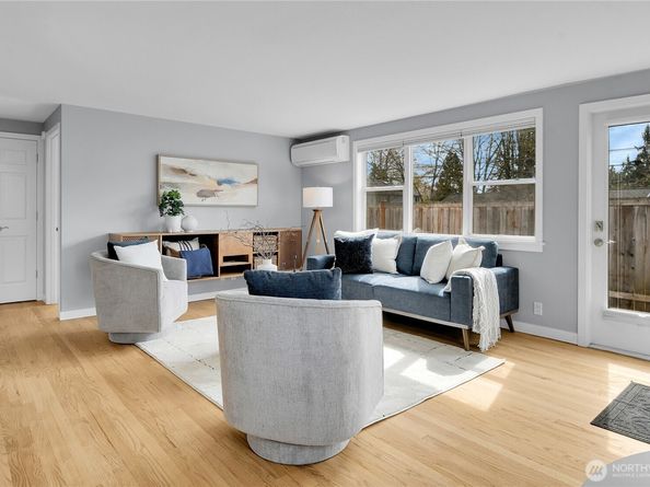 13504 15th Place NE, Seattle WA 98125
