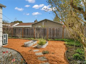 13504 15th Place NE, Seattle WA 98125