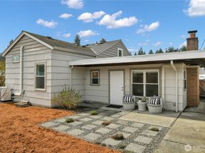 13504 15th Place NE, Seattle WA 98125