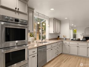 26018 SE 38th Court, Sammamish WA 98029