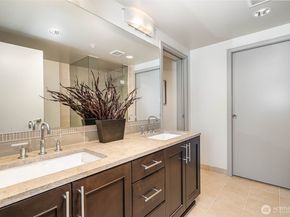 10650 NE 9th Place 1122, Bellevue WA 98004
