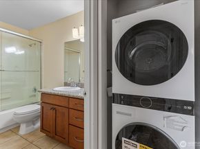 130 105th Avenue SE 108, Bellevue WA 98004