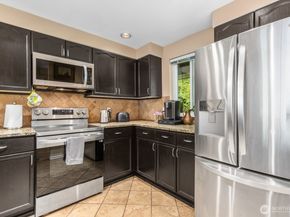 15809 Waynita Way NE G204, Bothell WA 98011