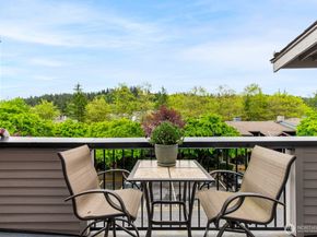 15809 Waynita Way NE G204, Bothell WA 98011