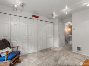 15809 Waynita Way NE G204, Bothell WA 98011